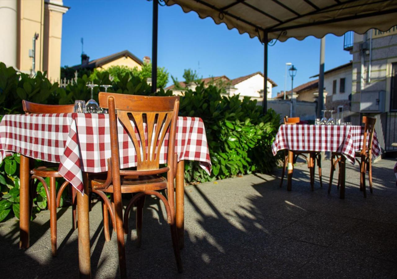 Trattoria Due Citroni Hotel Casalgrasso Exterior photo