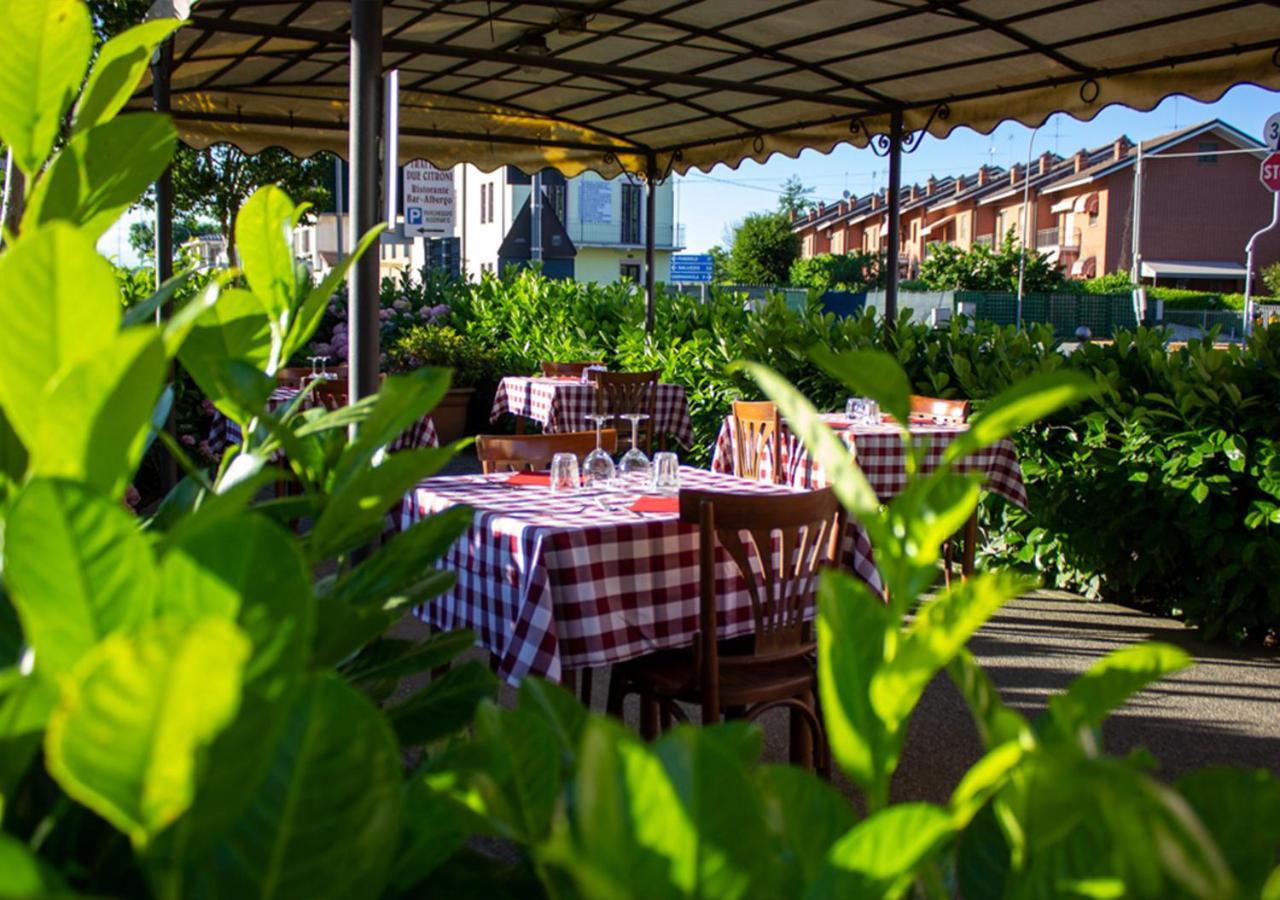 Trattoria Due Citroni Hotel Casalgrasso Exterior photo