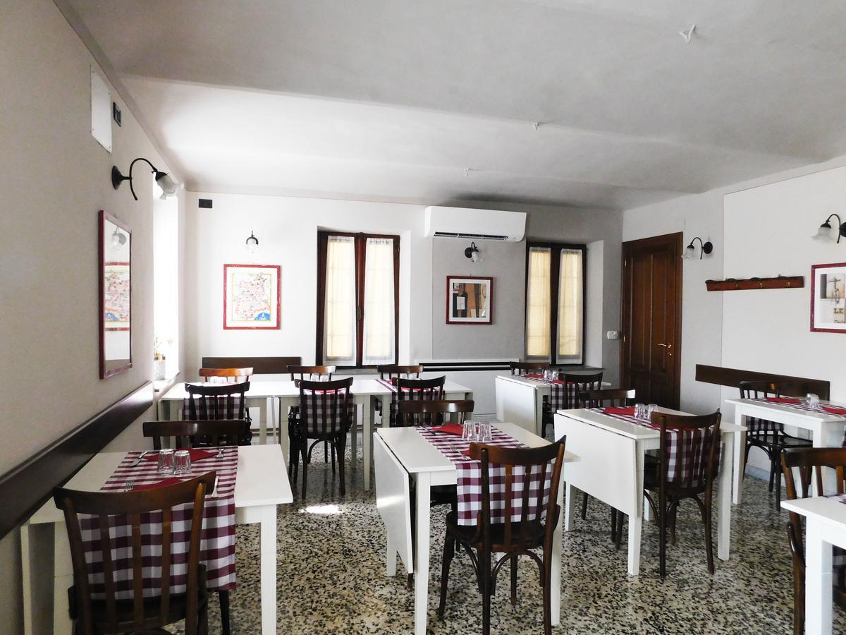 Trattoria Due Citroni Hotel Casalgrasso Exterior photo
