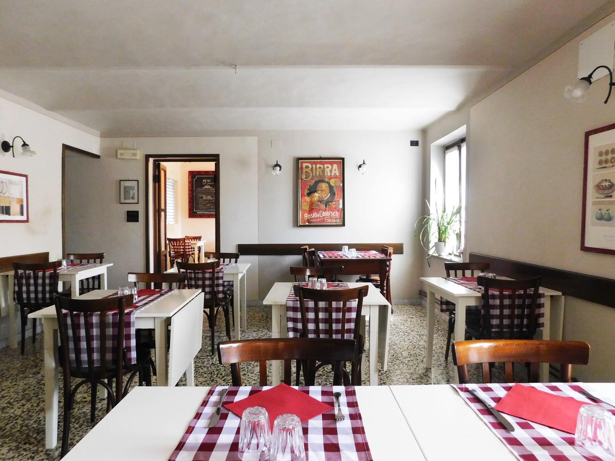 Trattoria Due Citroni Hotel Casalgrasso Exterior photo
