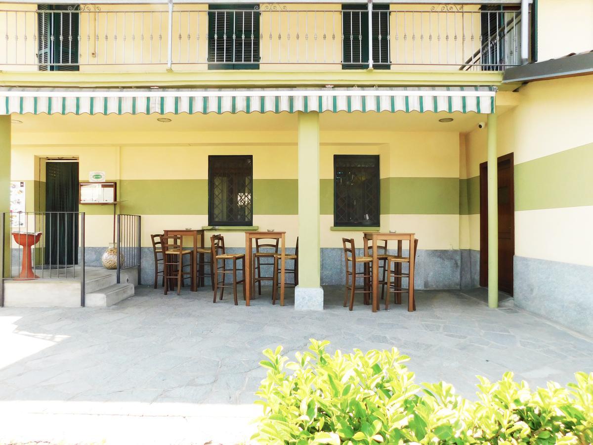 Trattoria Due Citroni Hotel Casalgrasso Exterior photo