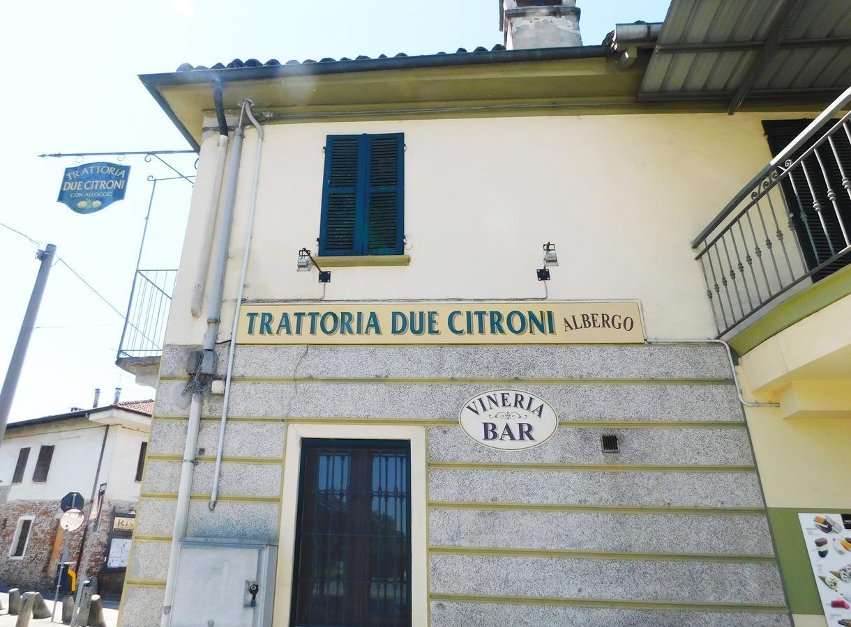 Trattoria Due Citroni Hotel Casalgrasso Exterior photo